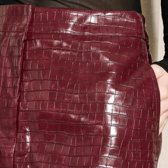 Faux Leather Crocodile Print Mini Skirt - Picture 2 of 4